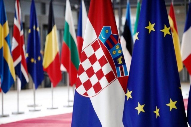 Slika \slike\MedunarodnaSuradnja\PredsjedanjeVijećemEU\Zastave-640x427.jpg